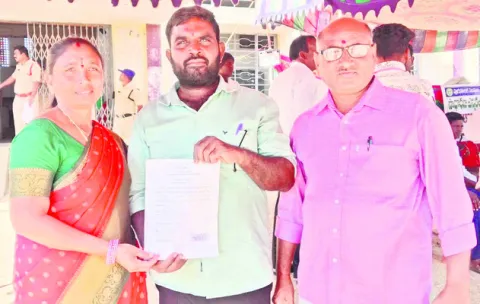 విజేత.. ఆశా కార్యకర్త 