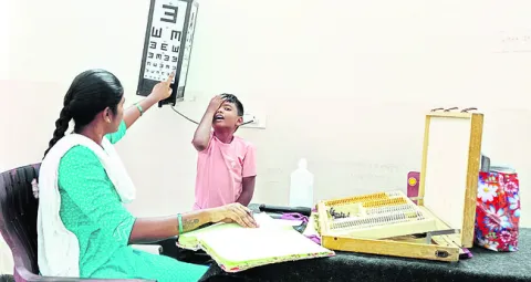 పేదలంటే బాబుకు ‘కళ్ల’ మంట! 