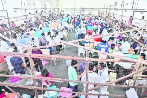  కాంగ్రెస్‌.. బీఆర్‌ఎస్‌.. బీజేపీ.. 
