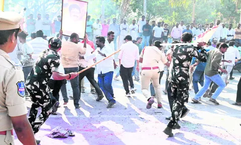 రీకౌంటింగ్‌ కోసం ఆందోళన