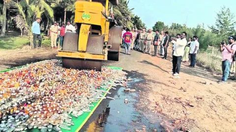 భారీగా అక్రమ మద్యం ధ్వంసం 