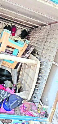 అద్దాల షాపులో చోరీ 