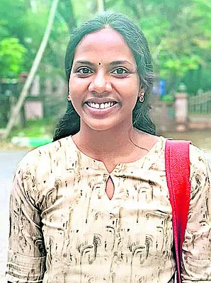 ఆడబిడ్డ నిధి ప్రకటించాల్సిందే  
