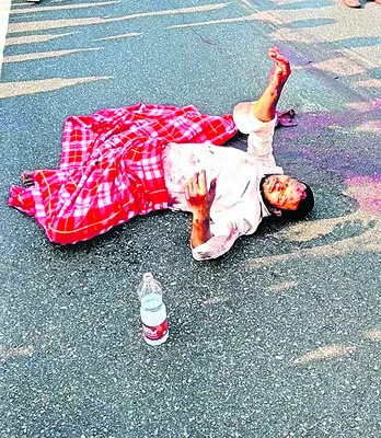 లారీ ఢీకొని ఆటోడ్రైవర్‌ దుర్మరణం