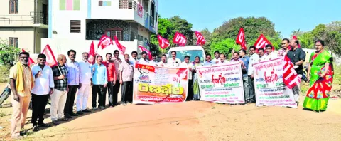 పీఆర్‌సీ సాధనకు చలో విజయవాడ 