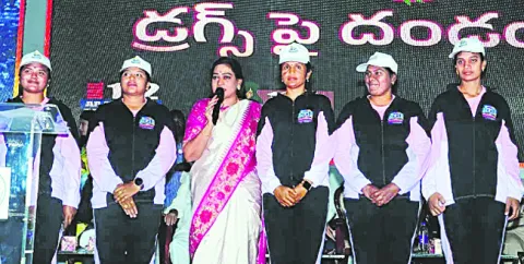 డ్రగ్స్‌ రహిత రాష్ట్రమే లక్ష్యం 