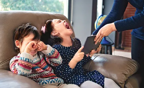 When and how should you give a phone to children