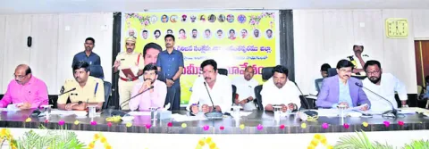 ఎస్టీల సమస్యలపై నిర్లక్ష్యం వద్దు 