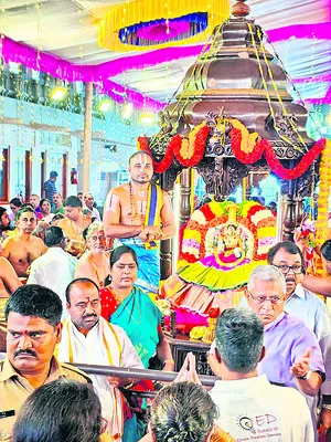 వైభవంగా పద్మావతి అమ్మవారి రథోత్సవం 