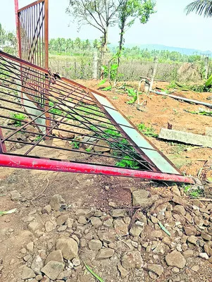 ఏనుగుల గుంపు విధ్వంసం 
