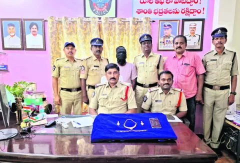 ఘరానా మోసగాడు అరెస్ట్‌