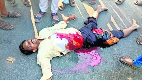 రోడ్డు ప్రమాదంలో ఒకరు మృతి