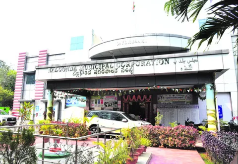 నీలగిరిలో 37 మంది కొత్త వారే..