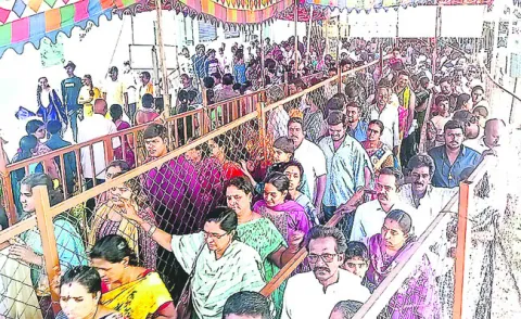 తొలి తిరుపతి భక్తజన జలధి
