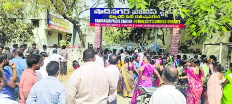 ఓట్లు వేయలేదని.. రోడ్డు బంద్‌! 