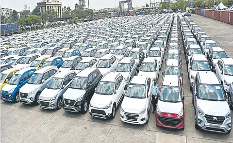 PV dispatches rise 13percent to 4,49616 units in Jan 20263