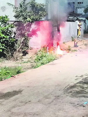 పంచాయతీ స్టార్టర్‌లో మంటలు 