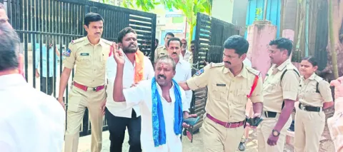 విపక్షాలకు నో ఎంట్రీ 