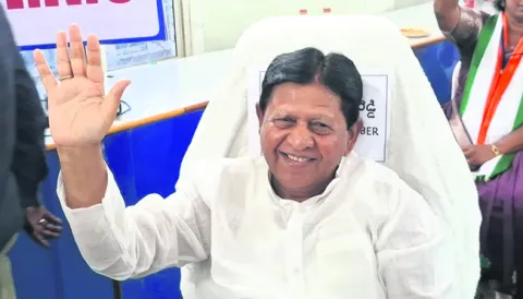 పుర పాలకులొచ్చారు.. 