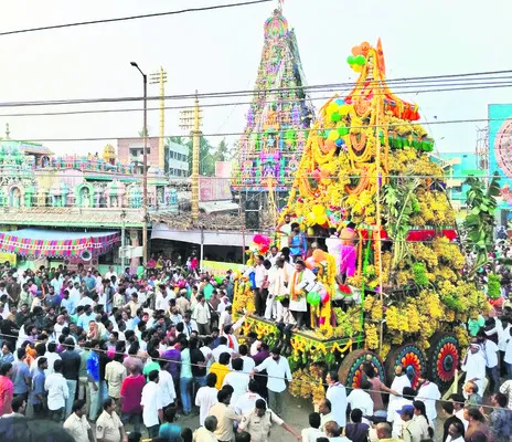 నేత్రపర్వం.. రథోత్సవం 
