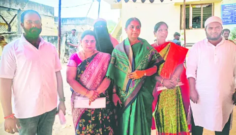 వారిది అనైతిక పొత్తు: ఎమ్మెల్యే సునీతారెడ్డి