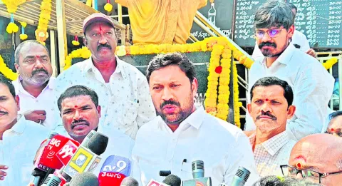 రాష్ట్రాన్ని అప్పుల ఆంధ్రగా మారుస్తున్న చంద్రబాబు