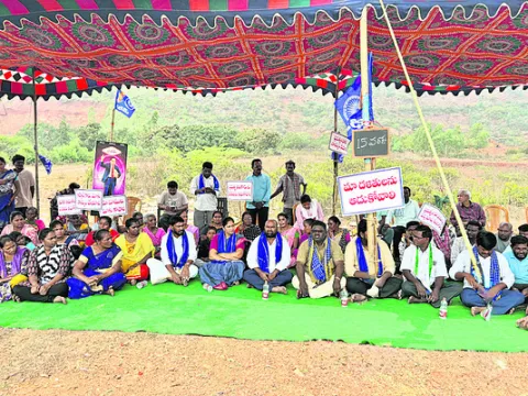 దళిత రైతుల భూముల రక్షణ కోసం పోరాడుతాం 