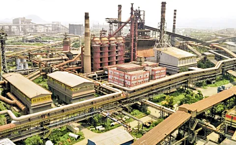 Threats to Visakha Steel Plant labor leaders: Andhra pradesh