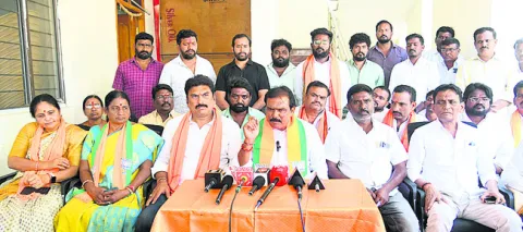 చీకటి ఒప్పందంతోనే బీఆర్‌ఎస్‌ మద్దతివ్వలేదు