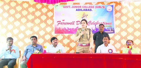 ఇష్టపడి చదవాలి