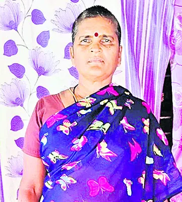 రోడ్డు ప్రమాదంలో మహిళ మృతి 