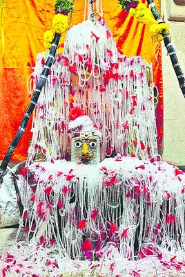 స్పటికేశ్వరుడిగా సంగమేశ్వరుడు 