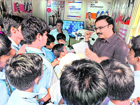 రోబోలతో కలసి పనిచేయడానికి సిద్ధమవ్వండి 