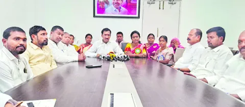 నిధుల కోసం ఒత్తిడి పెంచుతాం