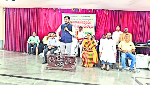 గ్రామ పాలనలో సర్పంచ్‌ల పాత్ర కీలకం