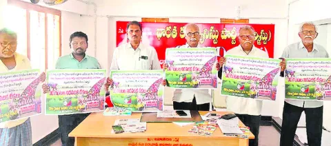 నిరవధిక దీక్షలు జయప్రదం చేయాలి 