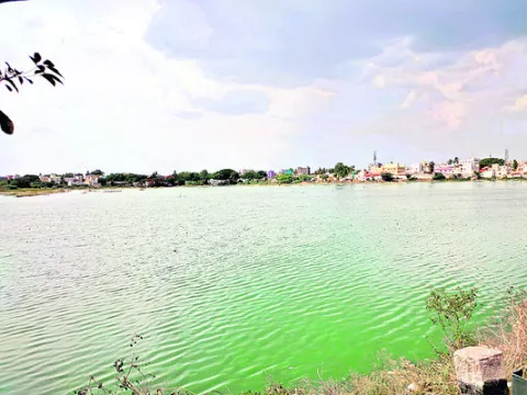 ఆక్రమణలు ఆపలేరా ఎట్టా? 