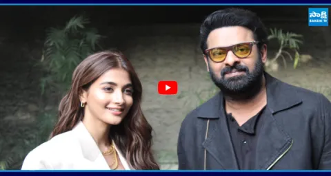 Pooja Hegde Reveals Why Prabhas Avoids Social Media  5