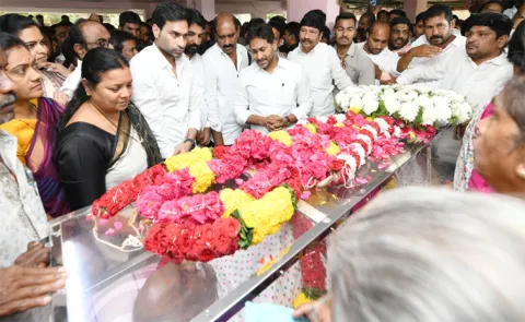 YS Jagan Pays Tribute to Talasila Raghuram's Father