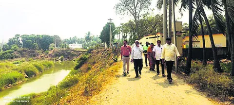 రూ.9.95 కోట్లతో వరాహ నది గట్టు పటిష్టత 