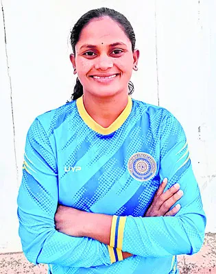 బీసీసీఐ వన్డే టోర్నీలో కృష్ణవేణి ప్రతిభ 