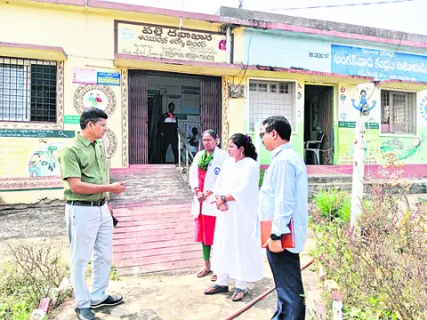 ఆయుష్‌ కేంద్రంలో తనిఖీ