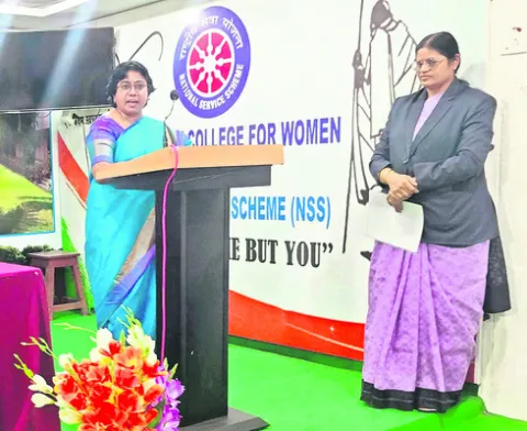 శిక్షణ పొందిన న్యాయవాదులకు పెండింగ్‌ కేసులు అప్పగిస్తాం