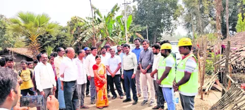 ‘గిరి’ పల్లెల్లో విద్యుత్‌ వెలుగులు.. 