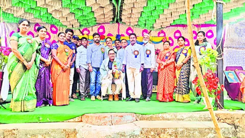 ఇంటర్నల్‌ మార్కుల  తనిఖీకి 22 టీంలు 
