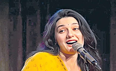 Tanvi Joshi reciting Urdu shayari gained around 28-30 million views