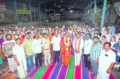 పలమనేరులో రూ.13 కోట్లకు ఐపీ 
