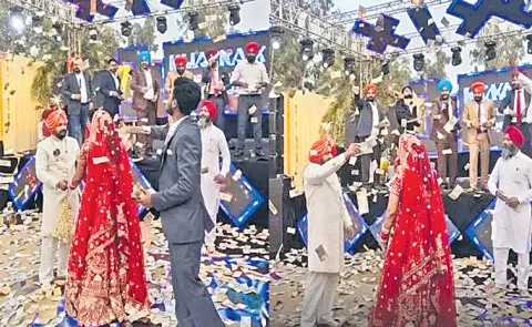 Money rain at Punjabi wedding