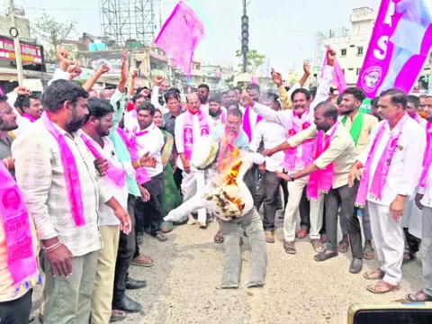 రాజకీయ కక్షతోనే కేసీఆర్‌కు నోటీసులు 