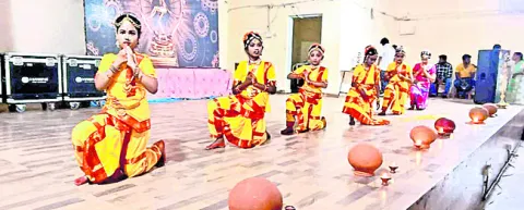 పోలీస్‌ యాక్ట్‌ అమలు
